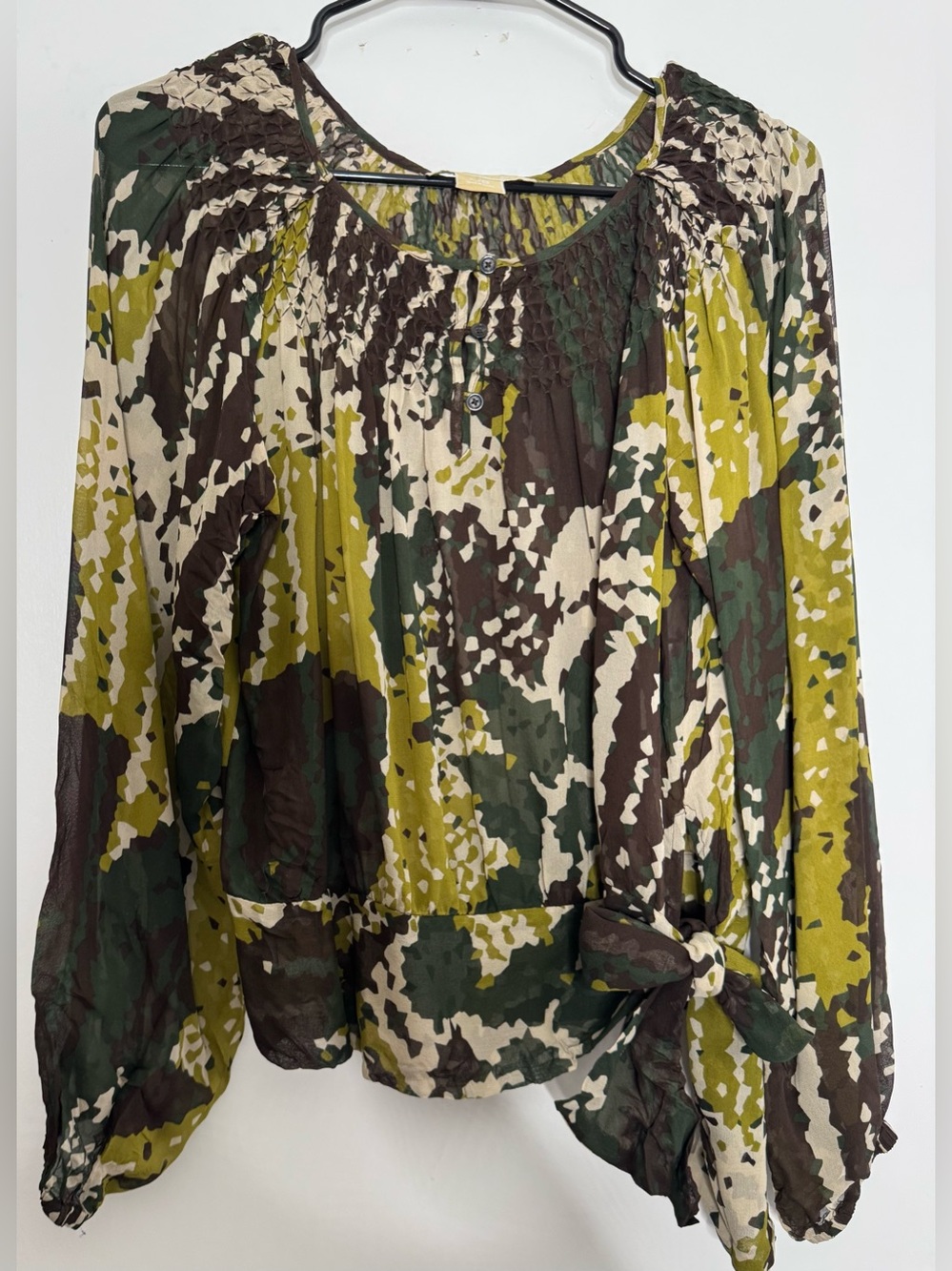 Michael Kors Olive, Brown Cream Printed Smocked-Neck Blouse 100% silk LG flowy